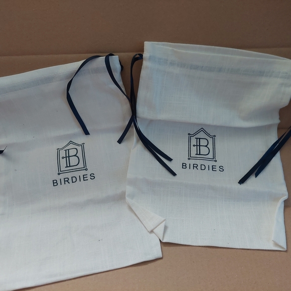Birdies Cream Dust Bags with Black Ties - Picture 1 of 3